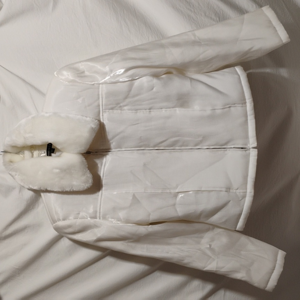SALE! Essence White Rayon Blend Coat W Faux Fur Removable Collar Girls (BX43)